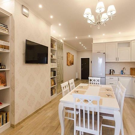2-Roomed Apartment With Living Room Odessa Extérieur photo